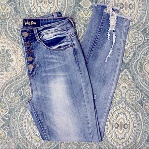 Indigo Rein Distressed Jeans